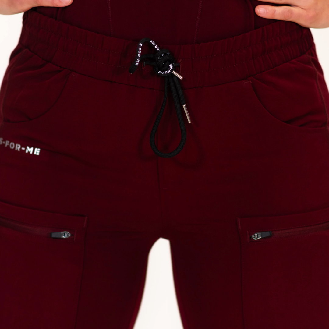 Jogger Quirúrgico Vino Mujer Antifluido, Scrubs 300