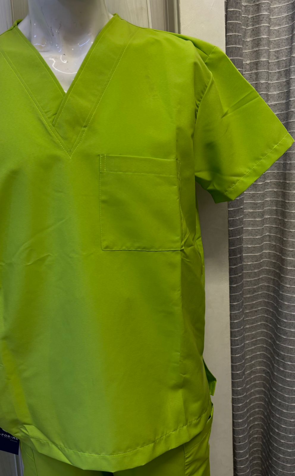 Filipina Quirúrgica 500 Unisex Basic Verde Lima Antifluido-cloro resistente Scrubs 500 FW