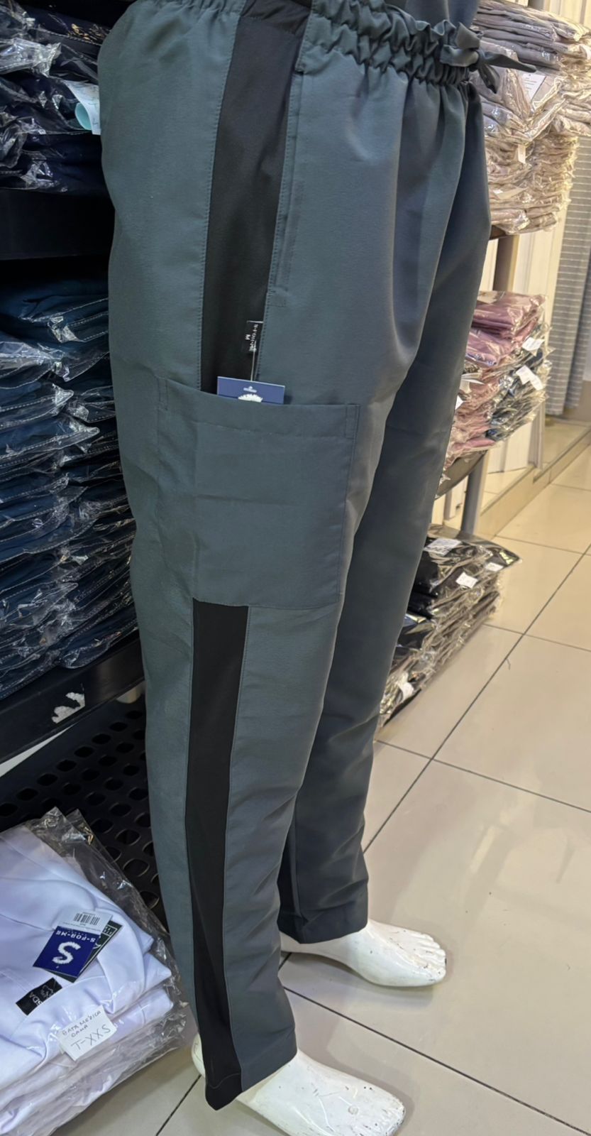 Pantalón Quirúrgico 500 Unisex Basic Gris Oxford Antifluido-cloro resistente Scrubs 500 FW
