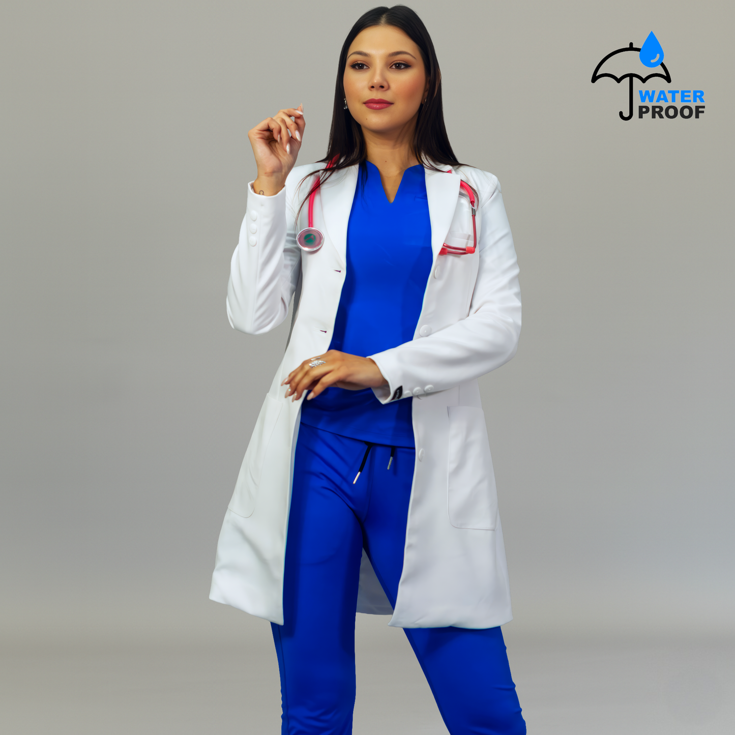 Bata blanca médica para dama con libertad de movimiento
