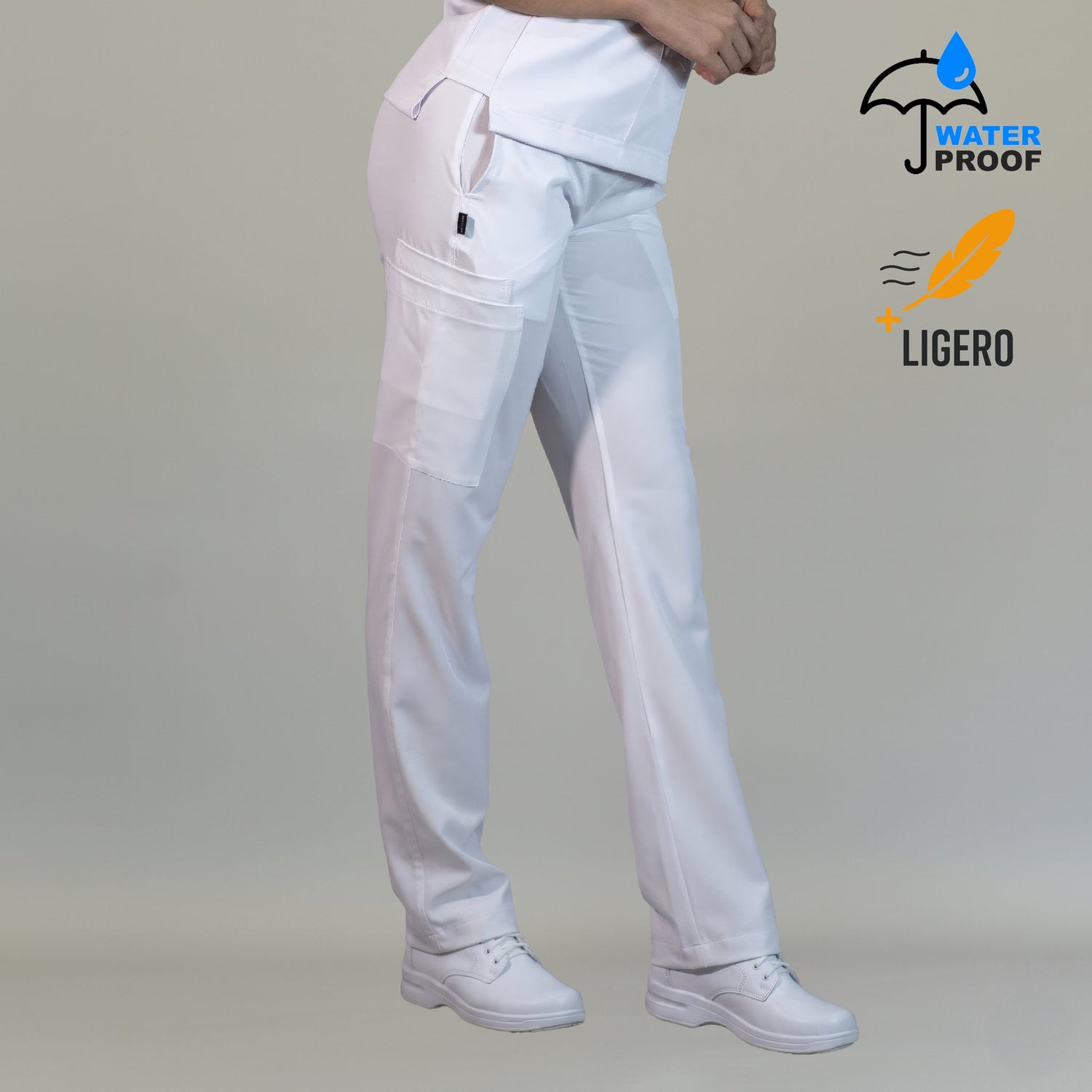 Pantalón quirúrgico para mujer blanco relaxed antifluido en uniforme médico