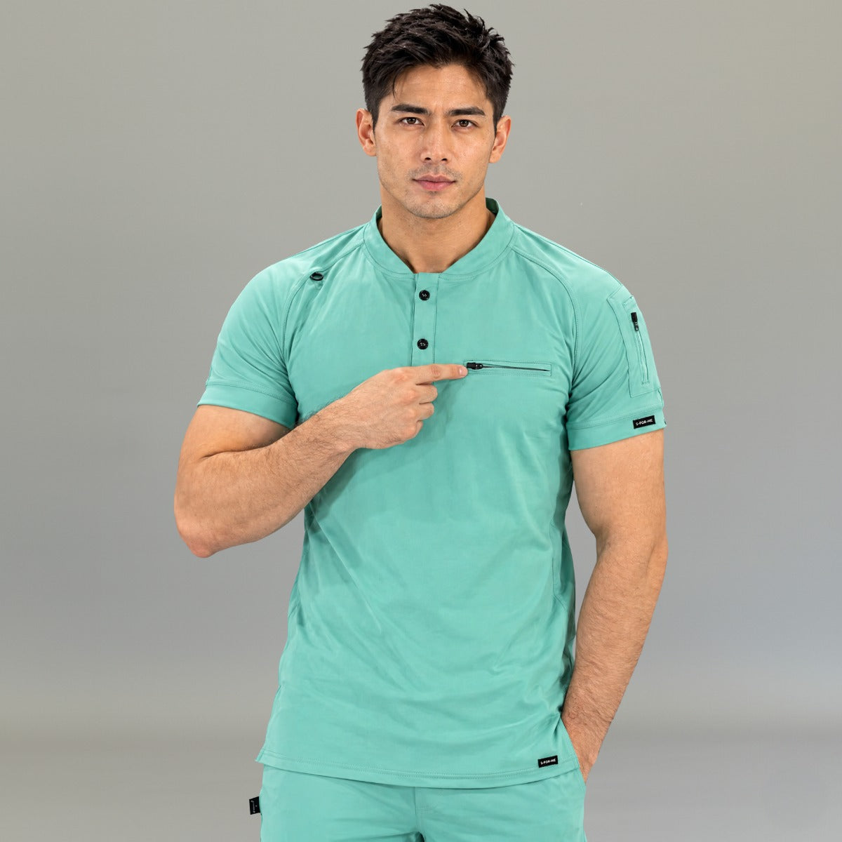 Filipina quirúrgica verde menta para hombre Scrubs 901 Super Stretch, vista lateral