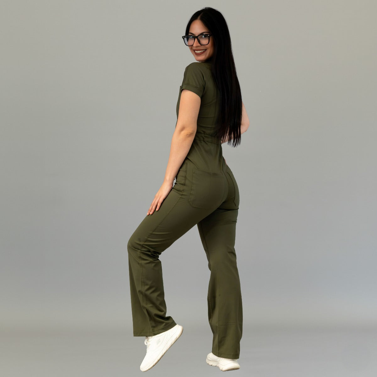 Jumpsuit Quirúrgico Mujer Estilo 945 Verde Olivo Super Stretch Manga Corta