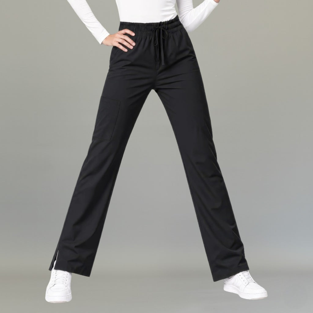 pantalon negro de mujer pose extendida