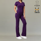 Uniforme médico tipo jumpsuit para dama color uva con tela flexible Super Stretch