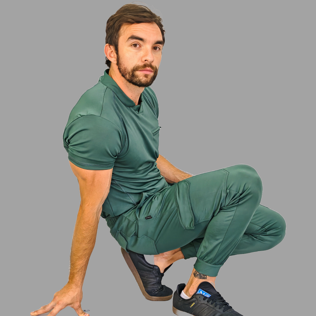 Conjunto Quirúrgico Verde Pino para Hombre – Estilo 910 | Super Stretch Slim Fit