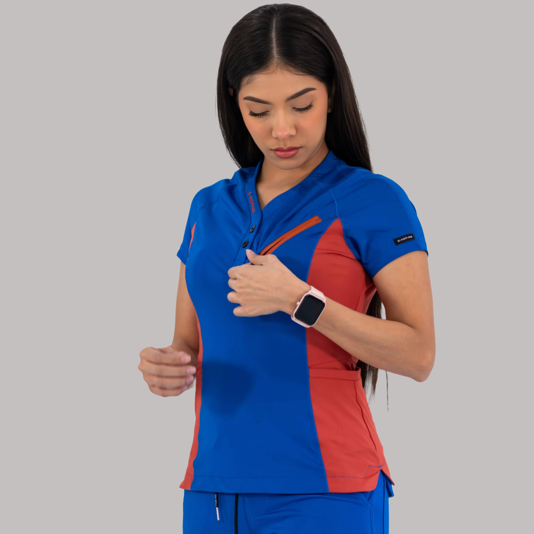Conjunto Quirúrgico Mujer · Modelo 905 Super Stretch · Azul Rey con Chedron