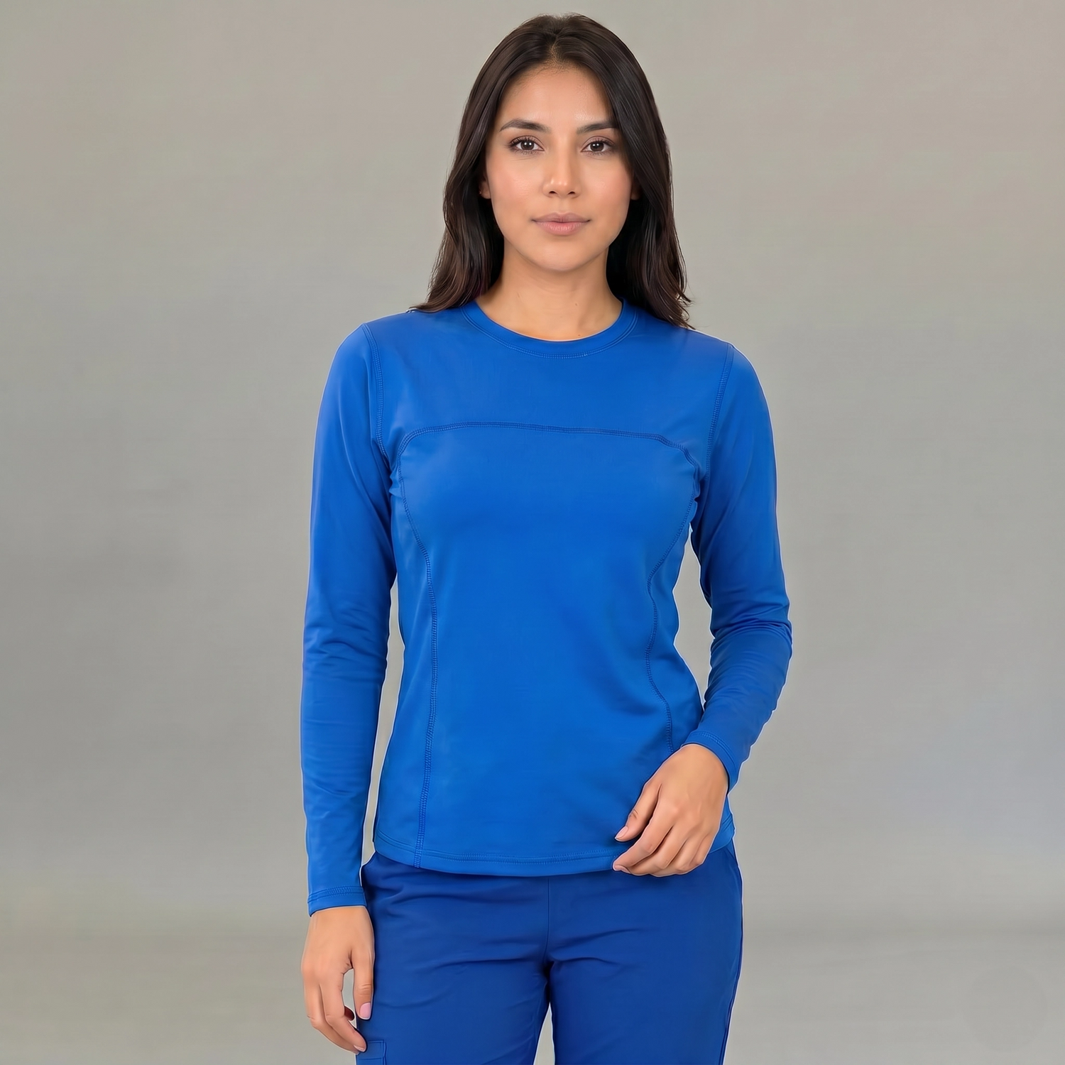 Blusa interior médica azul rey para mujer tipo under scrub manga larga Super Stretch