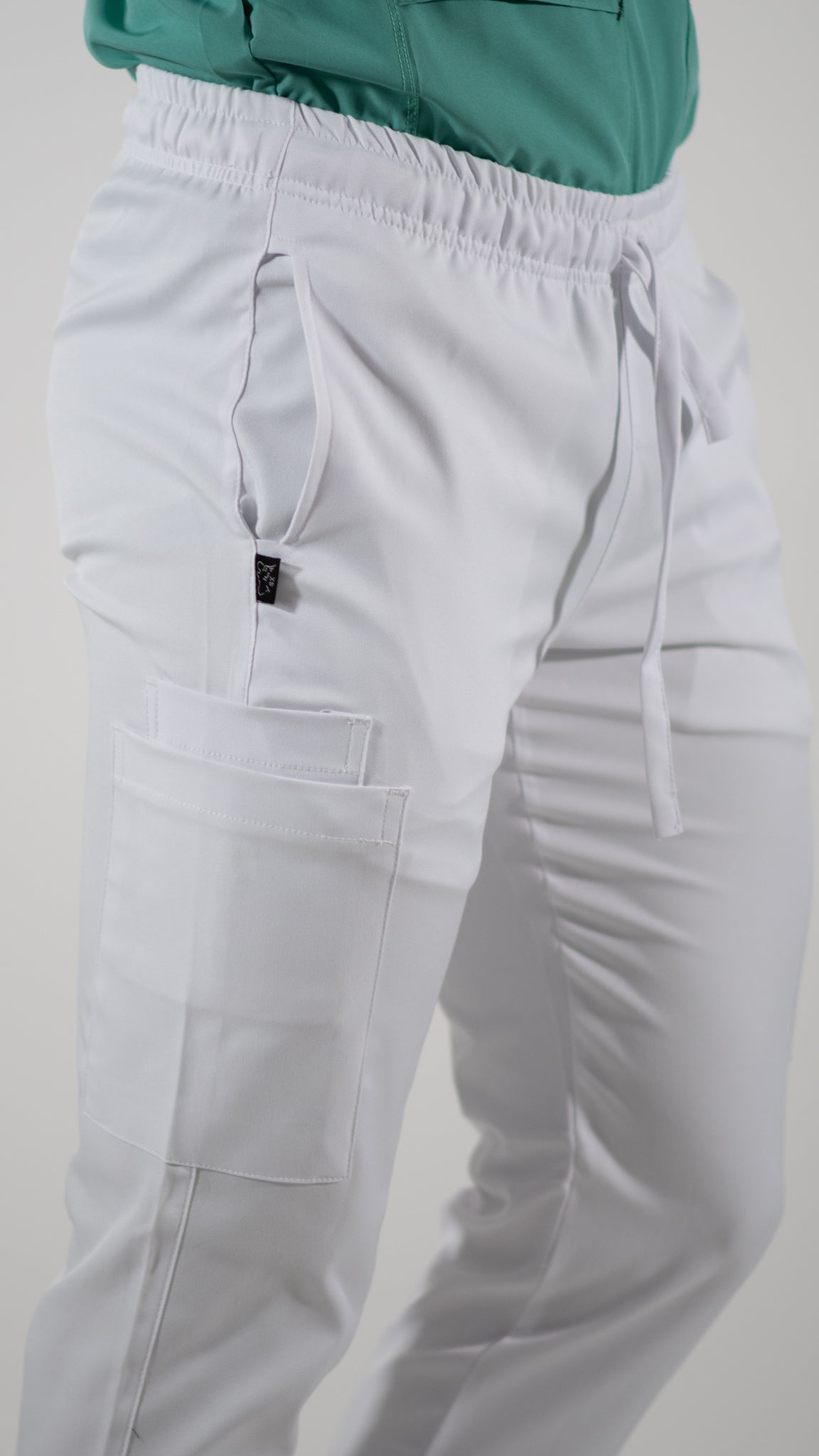 Pantalon Hombre 5 bolsas alviero antifluido Blanco.